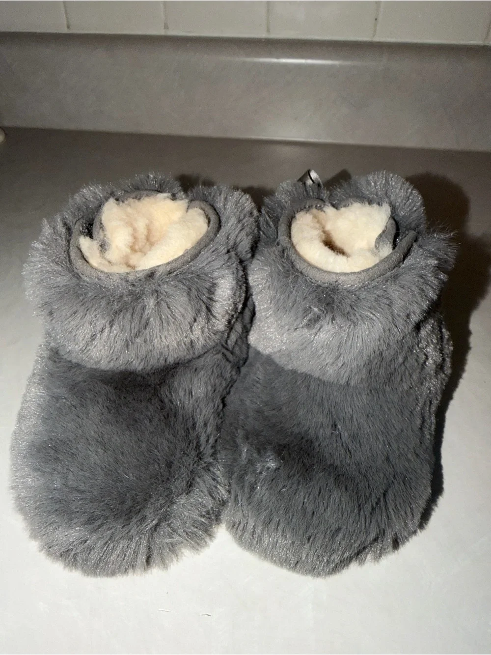 Baby Ugg Jesse Bow II fluff. Grey size 2/3